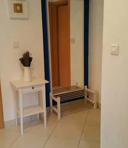 Novi Vinodolski Apartment アパート ノヴィ・ヴィノドロスキー